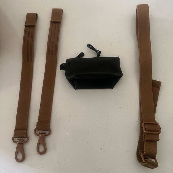 BEIS the ultimate diaper bag in camel - Picture 4 of 4